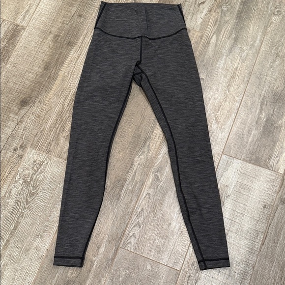 Lululemon Charcoal Gray Leggings size 6 (inseam 28) - Picture 1 of 4